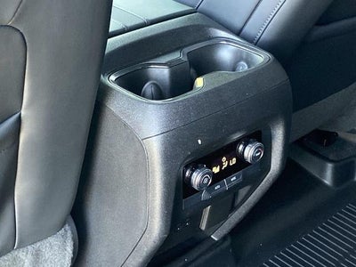 2024 GMC Acadia AT4
