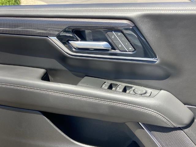 2025 GMC Yukon Elevation