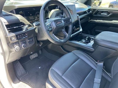 2025 GMC Yukon Elevation