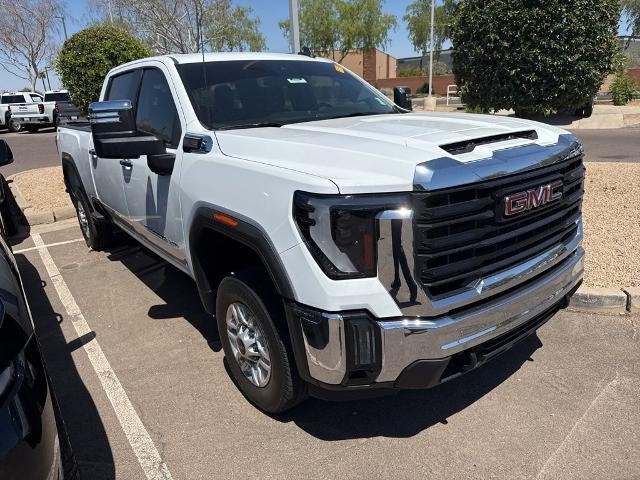 2024 GMC Sierra 4WD Crew Cab Standard Box Pro's photo