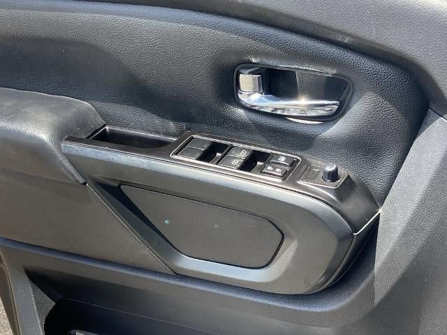 2019 Nissan TITAN SV