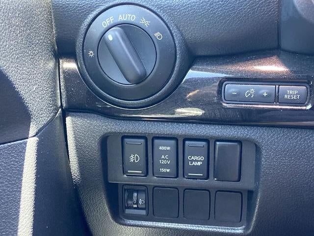 2019 Nissan TITAN SV