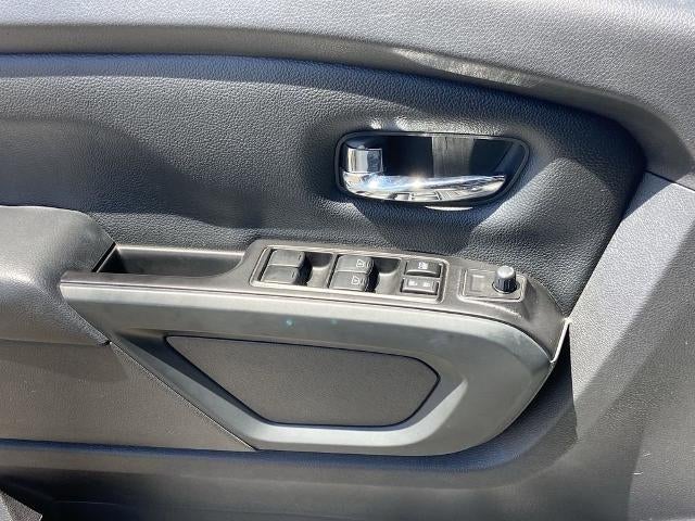 2019 Nissan TITAN SV