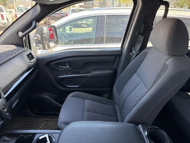 2023 Nissan Titan SV