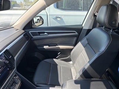 2022 Volkswagen Atlas 3.6L V6 SE w/Technology
