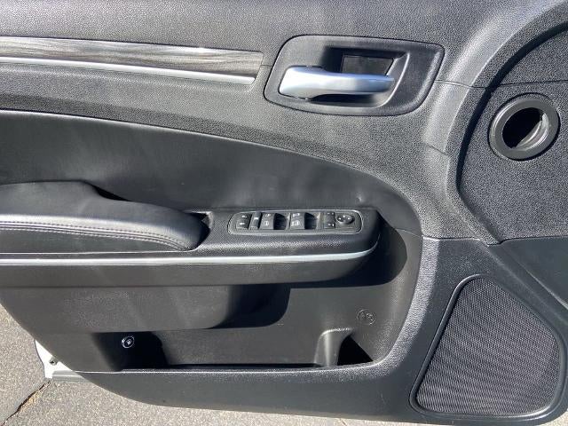 2022 Chrysler 300 Touring