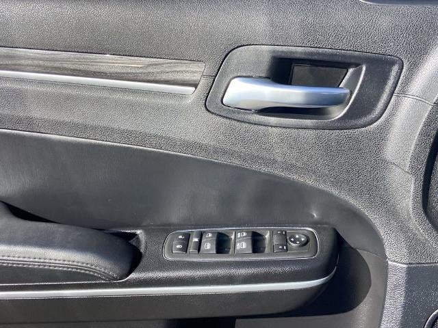 2022 Chrysler 300 Touring