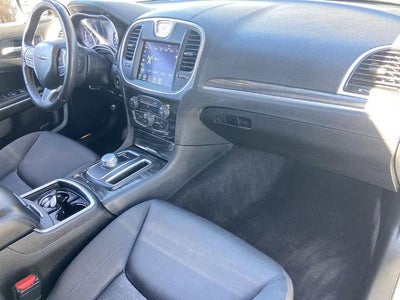 2022 Chrysler 300 Touring