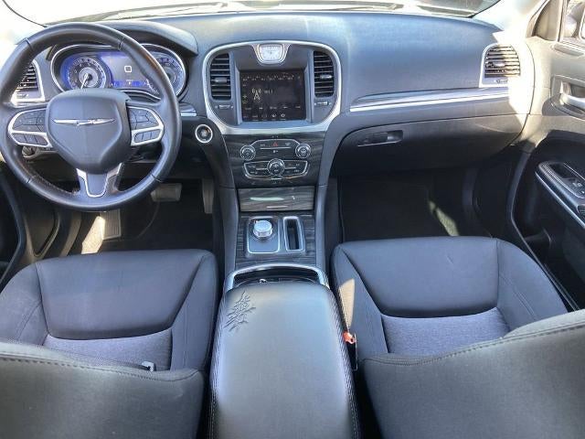 2022 Chrysler 300 Touring