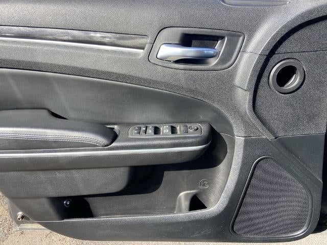 2022 Chrysler 300 Touring