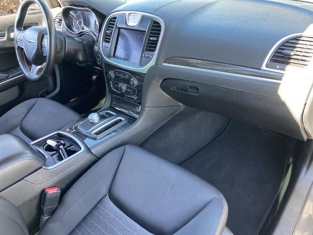 2022 Chrysler 300 Touring