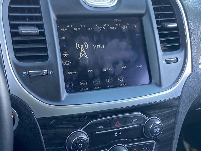 2022 Chrysler 300 Touring