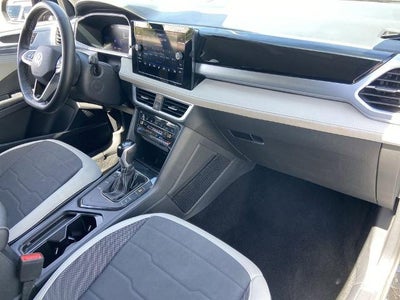 2025 Volkswagen Taos 1.5T SE