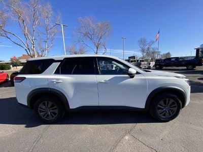 2022 Nissan Pathfinder S