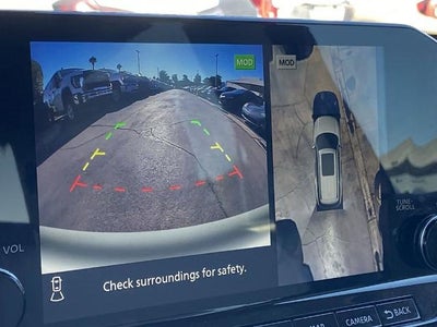 2022 Nissan Pathfinder SL