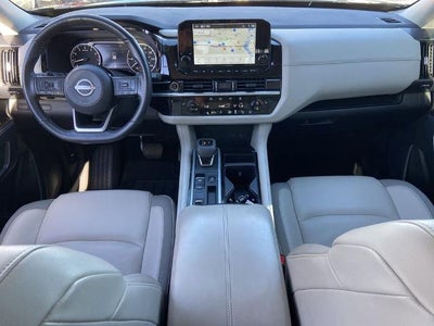 2022 Nissan Pathfinder SL