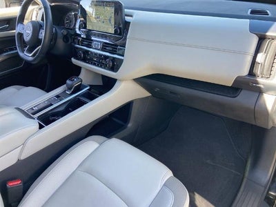 2022 Nissan Pathfinder SL