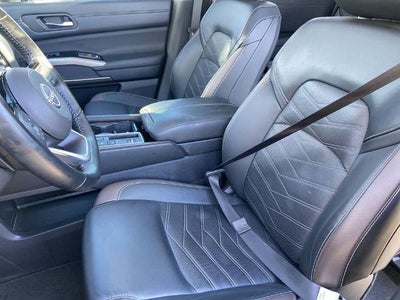 2023 Nissan Pathfinder Platinum