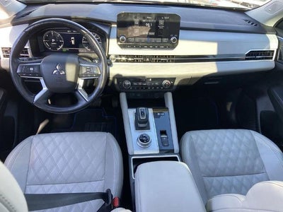 2024 Mitsubishi Outlander Plug-In Hybrid SEL Platinum Edition