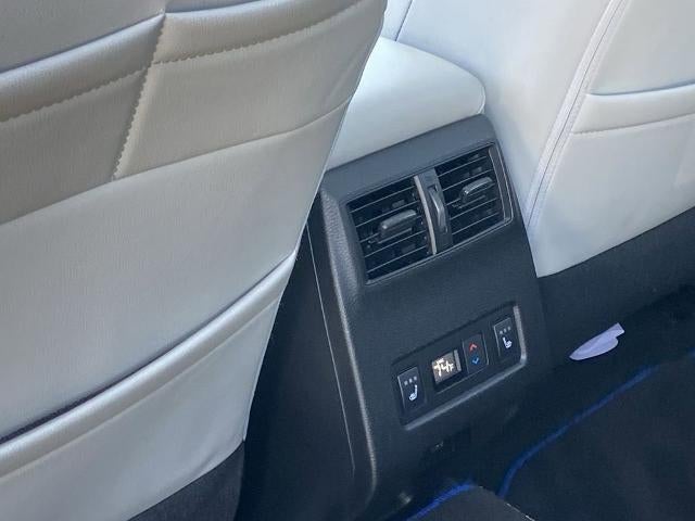 2024 Mitsubishi Outlander Plug-In Hybrid SEL Platinum Edition