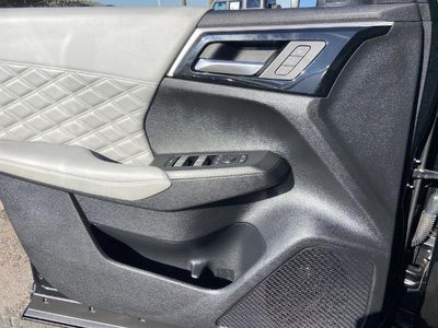 2024 Mitsubishi Outlander Plug-In Hybrid SEL Platinum Edition