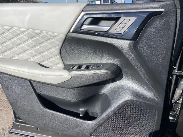 2024 Mitsubishi Outlander Plug-In Hybrid SEL Platinum Edition