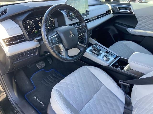 2024 Mitsubishi Outlander Plug-In Hybrid SEL Platinum Edition
