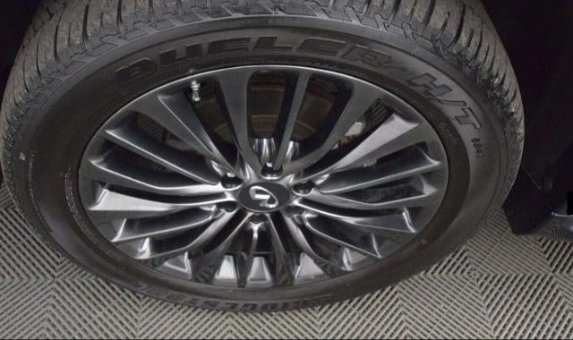 2022 INFINITI QX80 Premium Select