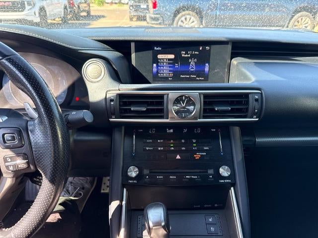 2017 Lexus IS 200t 200t