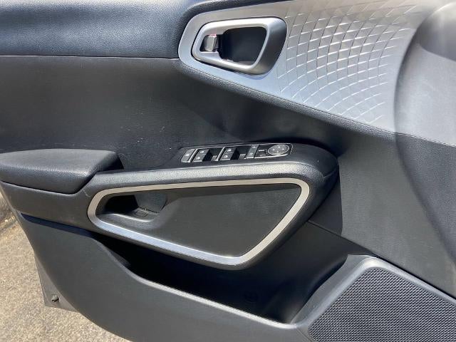 2025 Kia Soul LX - Photo 15