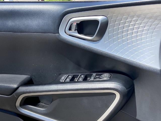 2025 Kia Soul LX - Photo 16