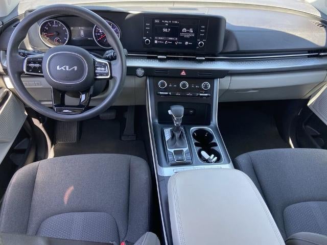 2023 Kia Carnival LX