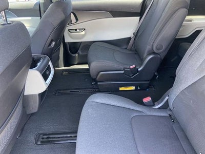 2023 Kia Carnival LX