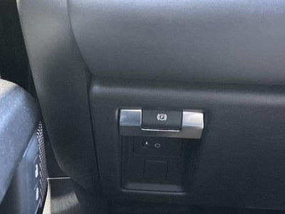 2023 Land Rover Defender V8