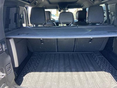 2023 Land Rover Defender V8