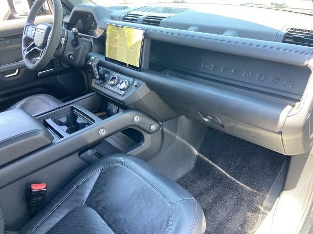 2023 Land Rover Defender V8