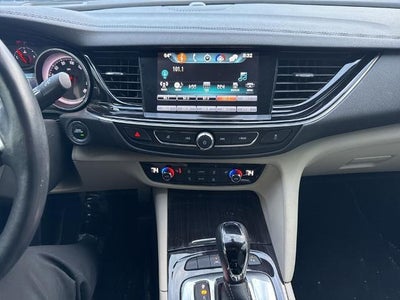 2018 Buick Regal Sportback Essence