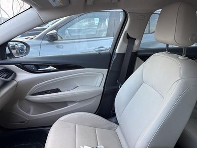 2018 Buick Regal Sportback Essence
