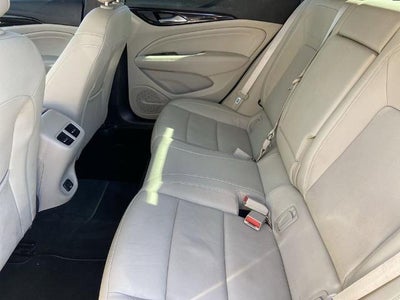 2018 Buick Regal Sportback Essence