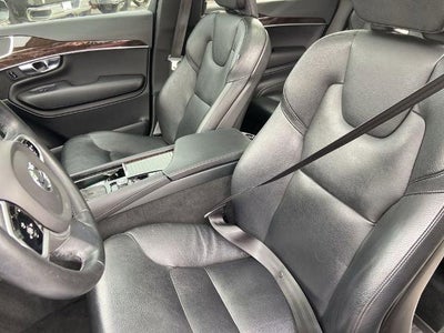 2019 Volvo XC90 T6 Momentum