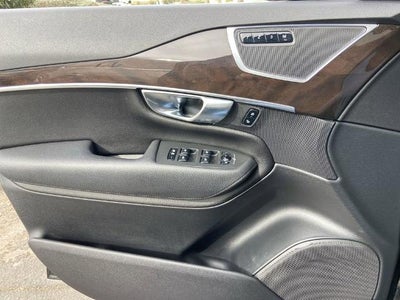 2019 Volvo XC90 T6 Momentum