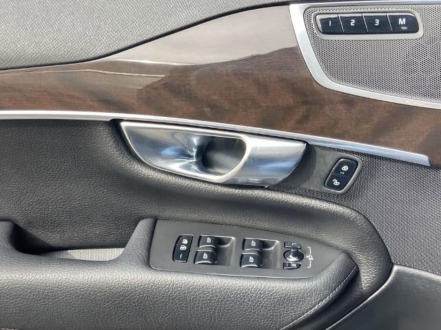 2019 Volvo XC90 T6 Momentum