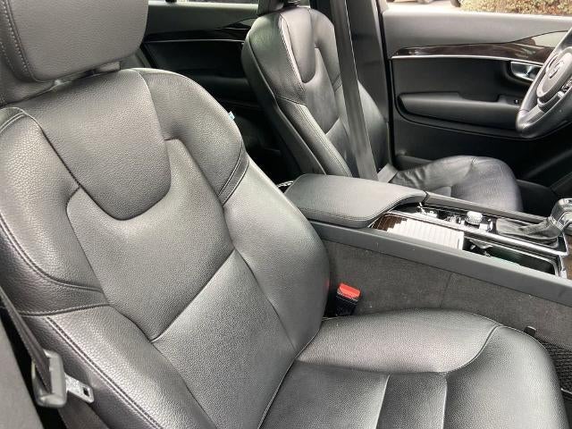2019 Volvo XC90 T6 Momentum