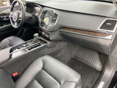 2019 Volvo XC90 T6 Momentum