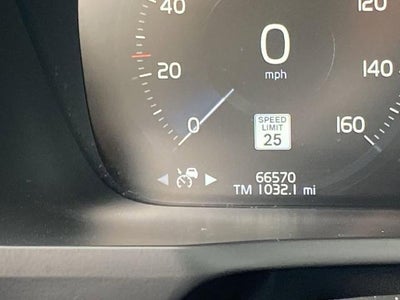 2019 Volvo XC90 T6 Momentum