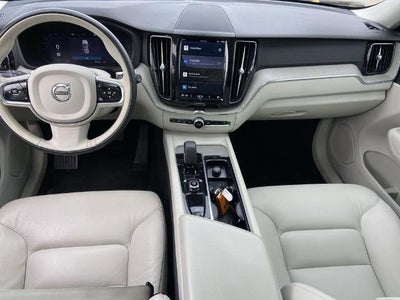 2023 Volvo XC60 B5 Plus Bright Theme