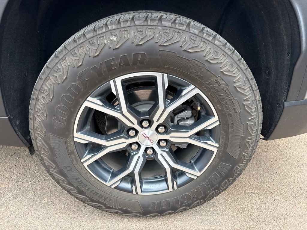 2024 GMC Acadia AT4