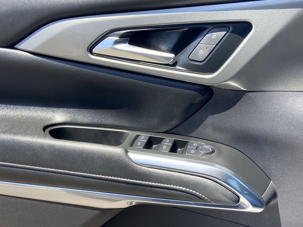 2024 Chevrolet Traverse LS