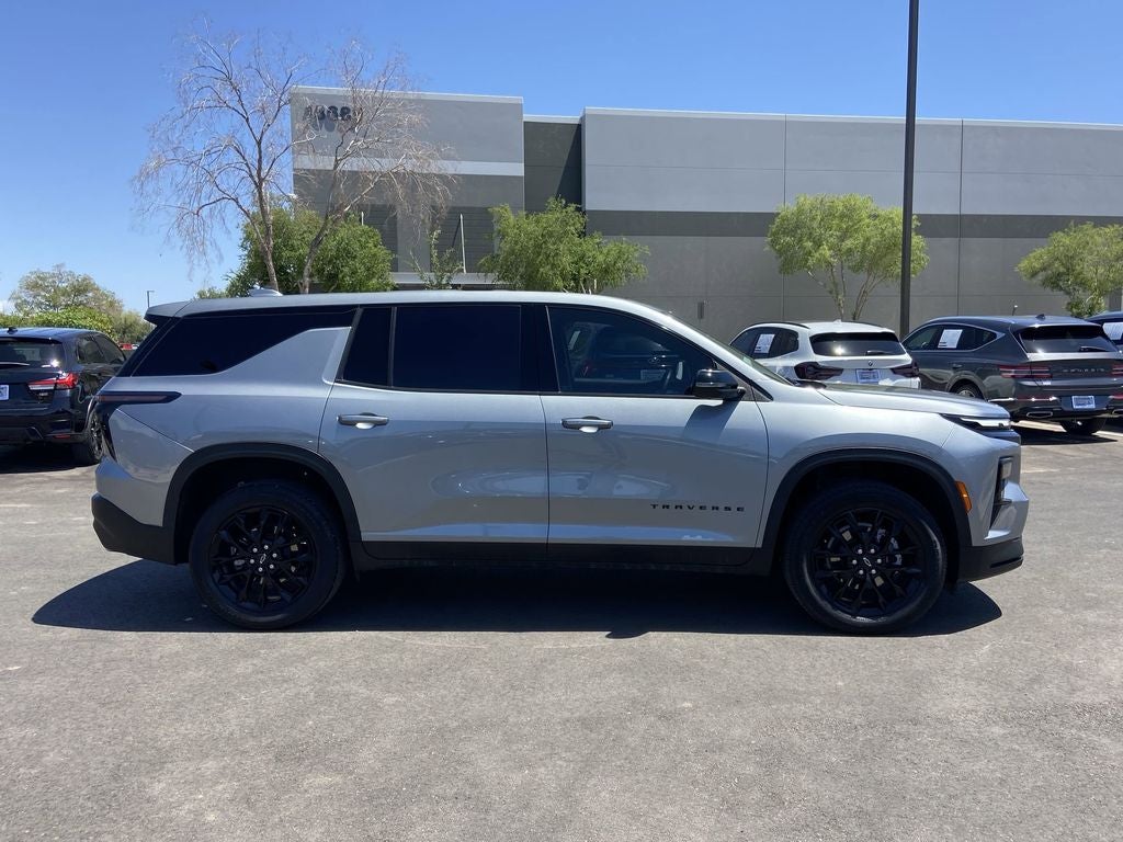 2024 Chevrolet Traverse LS