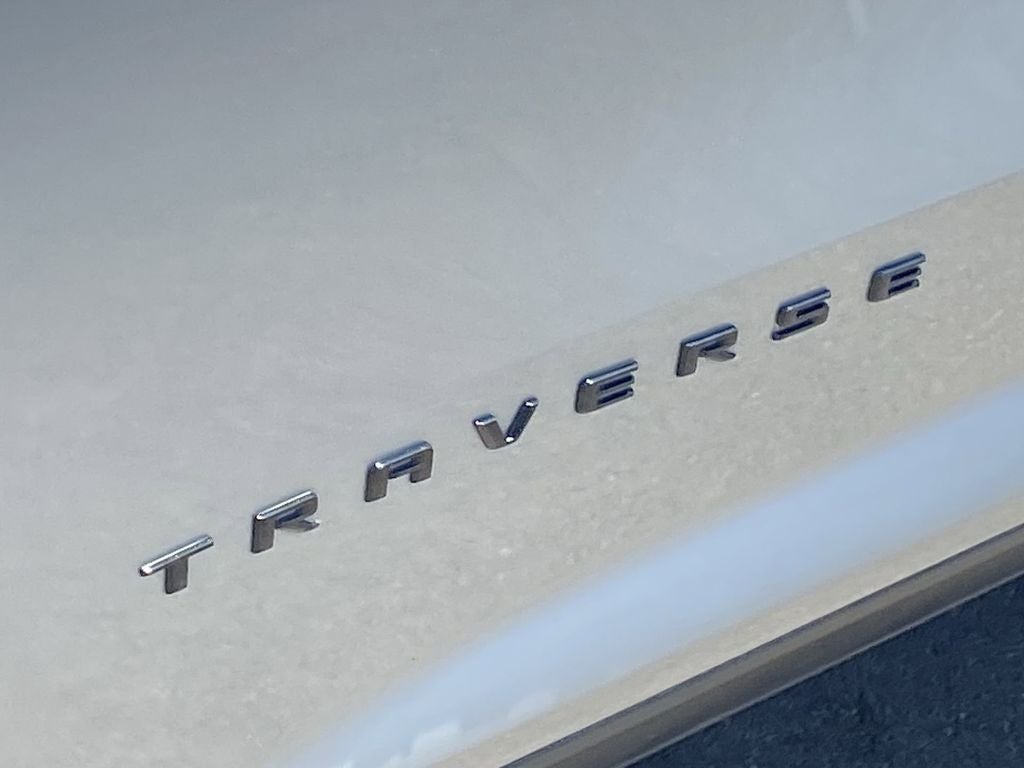 2024 Chevrolet Traverse LS